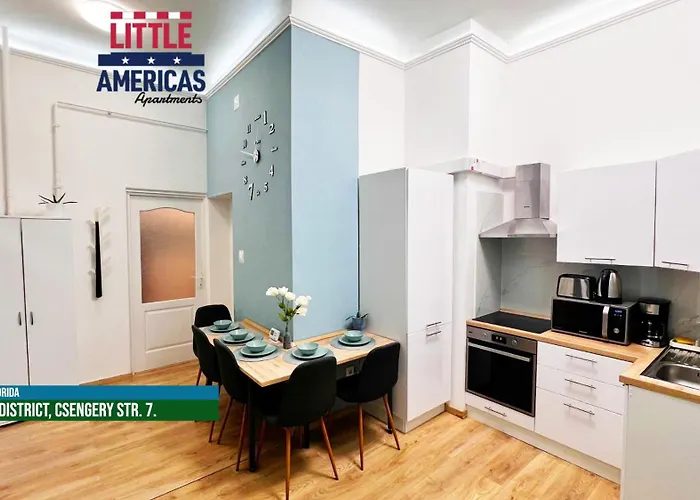 Little Americas Palm Beach Apartment